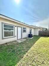 826 S Missouri St, Unit 4 in Alton, TX - Building Photo - Building Photo