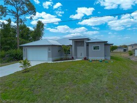 417 Paddock St in Lehigh Acres, FL - Building Photo