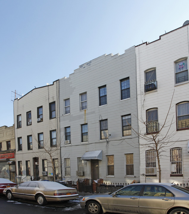 218 Himrod St in Brooklyn, NY - Building Photo