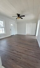 407 E Defee Ave in Baytown, TX - Building Photo - Building Photo