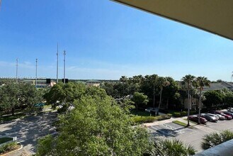 1203 Town Center Dr in Jupiter, FL - Building Photo - Building Photo