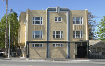 25-45 W 10th St in Pittsburg, CA - Building Photo - Building Photo