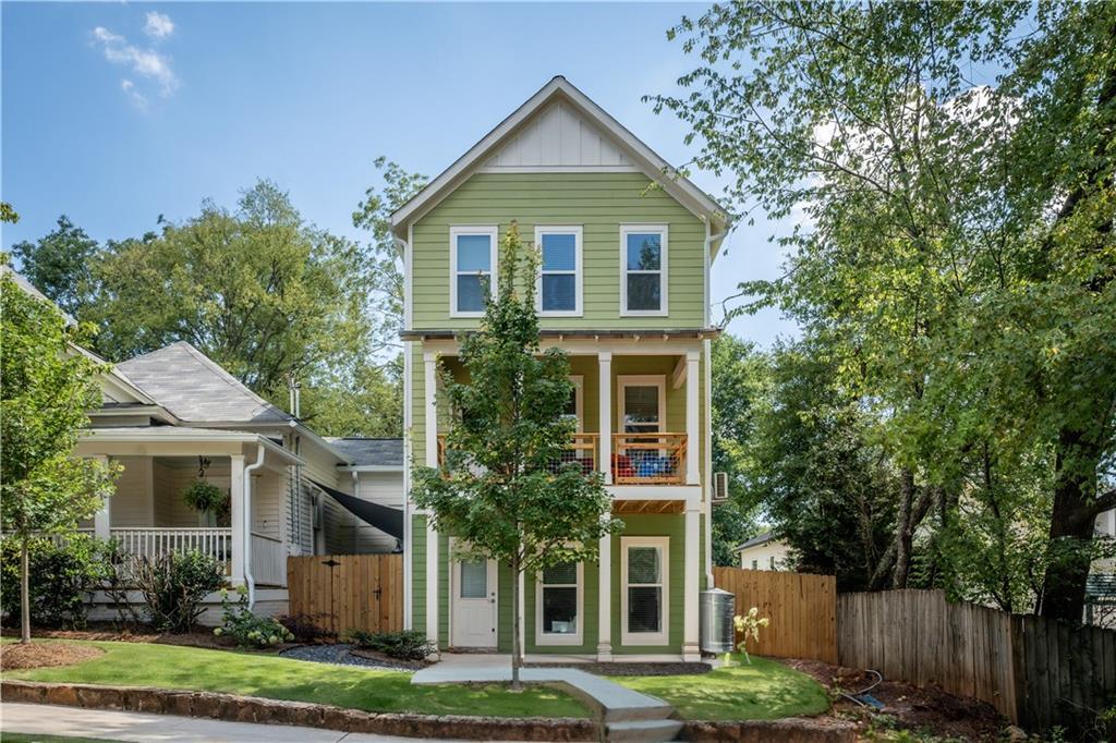 1351 Finley St NE in Atlanta, GA - Building Photo