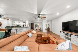 2551 Lakeview Dr in Sebring, FL - Building Photo - Building Photo