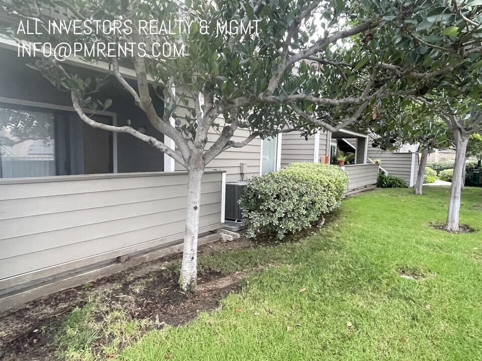 1059 Shadowridge Dr in Vista, CA - Building Photo