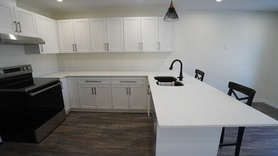 246 Forest Ave in Hamilton, ON - Building Photo - Building Photo