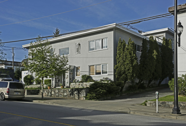 629 Twelfth St in New Westminster, BC - Building Photo - Building Photo