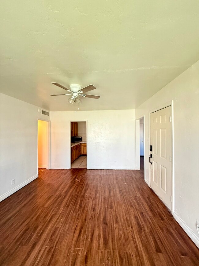 2004 Howard Ave in Las Vegas, NV - Building Photo - Building Photo