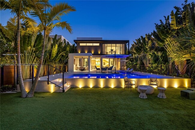 707 NE 77th St in Miami, FL - Building Photo - Building Photo