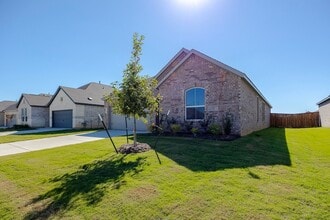 612 Mare Dr, Unit G-2255 in Aubrey, TX - Foto de edificio - Building Photo