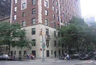 1021 Park Ave in New York, NY - Building Photo - Building Photo