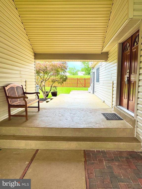 161 S Fox Rd in Sterling, VA - Building Photo - Building Photo