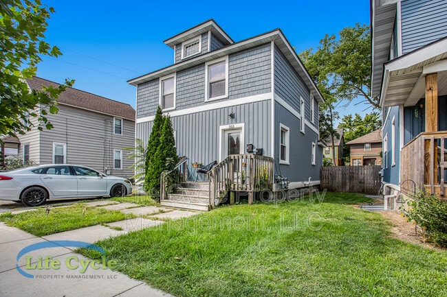 property at 353 Atlas Ave SE