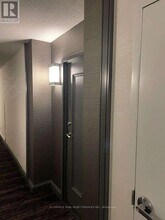 350 Webb Dr in Mississauga, ON - Building Photo - Building Photo