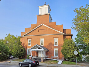 10 Green St in Somersworth, NH - Building Photo - Building Photo