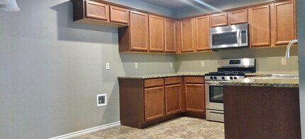 211 Ashley Dr in Edmond, OK - Foto de edificio - Building Photo