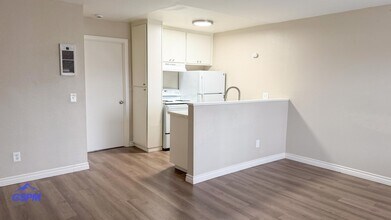 50th St Apartments in San Diego, CA - Building Photo - Interior Photo