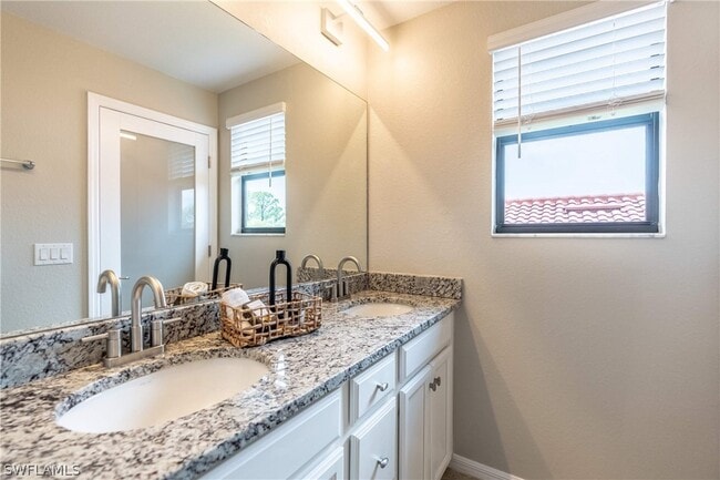 property at 1588 Vizcaya Ln