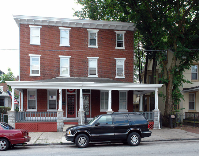 914 Swede St in Norristown, PA - Building Photo - Building Photo