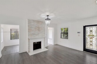135 Ponce de Leon in Coral Gables, FL - Building Photo - Building Photo
