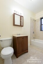 628 W Cornelia Ave in Chicago, IL - Foto de edificio - Building Photo
