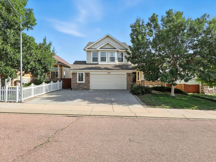 8295 Cedar Chase Dr in Fountain, CO - Building Photo