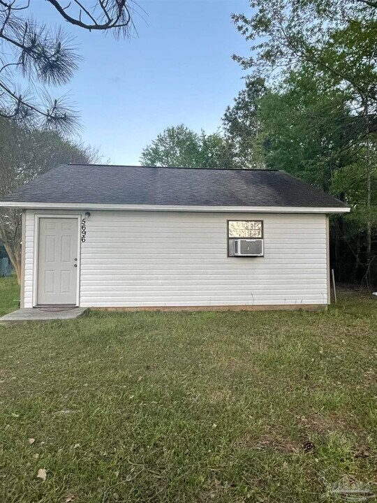 5696 Windrun Pl in Pace, FL - Building Photo