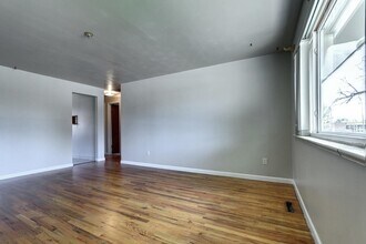 1064 S Yarrow St in Denver, CO - Building Photo - Building Photo