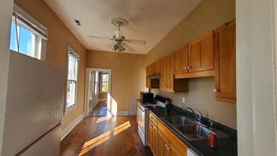 210 N 6th St, Unit B in Wilmington, NC - Foto de edificio - Building Photo