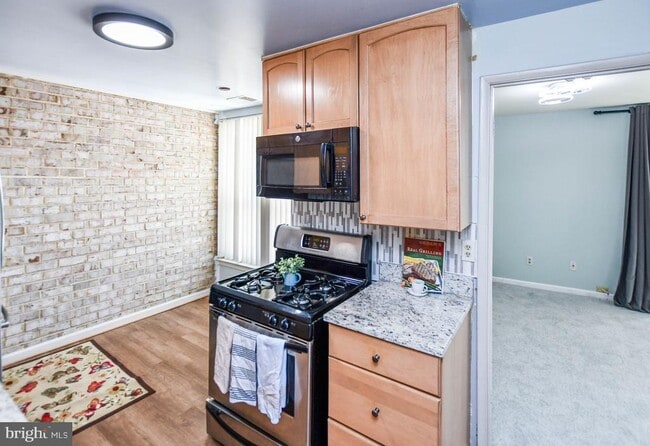 property at 3319 Huntley Sq Dr