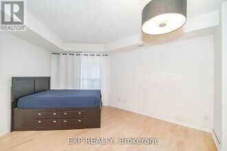 438-1438 Richmond St W in Toronto, ON - Building Photo - Building Photo