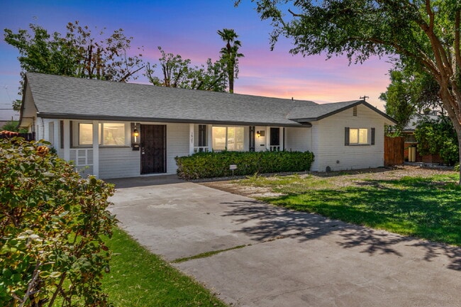 property at 1627 E Solano Dr