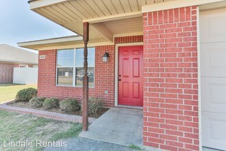 16140 Rolling Meadows Dr in Lindale, TX - Foto de edificio - Building Photo