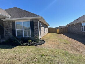 209 Gwinnett Dr in Madison, AL - Foto de edificio - Building Photo