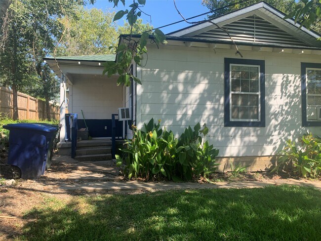 1412 15th St in Huntsville, TX - Building Photo - Building Photo