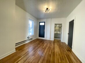 27 W James St, Unit Apt 2 in Lancaster, PA - Building Photo - Building Photo