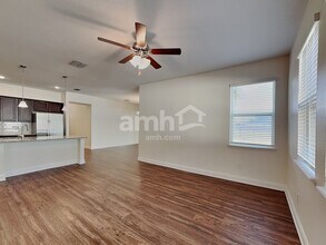 2482 Ixora Ct in Kissimmee, FL - Foto de edificio - Building Photo