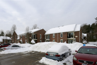 Canton Village in Canton, MA - Foto de edificio - Building Photo