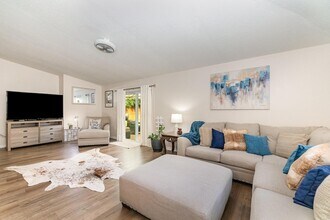 1736 Vista Lake Cir in Melbourne, FL - Building Photo - Building Photo