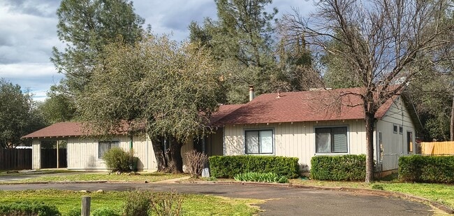 property at 16332 Hawthorne Ave