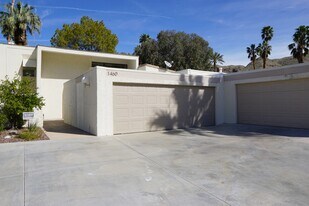 1460 Hillview Cove in Palm Springs, CA - Building Photo