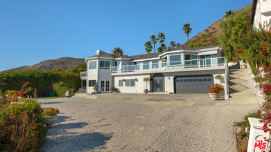 31727 Pacific Coast Hwy in Malibu, CA - Building Photo - Building Photo