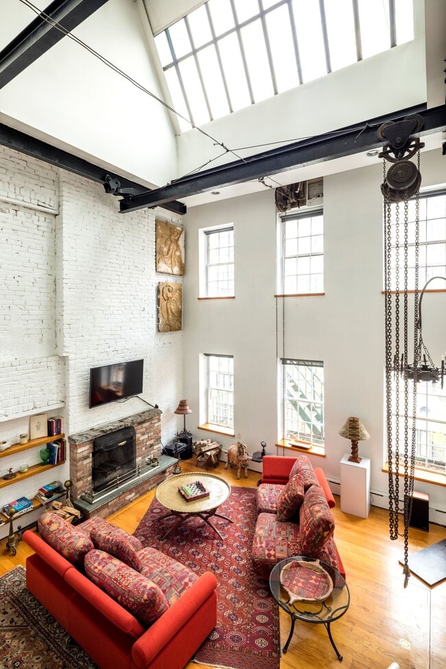 218 E 25th St in New York, NY - Building Photo - Building Photo