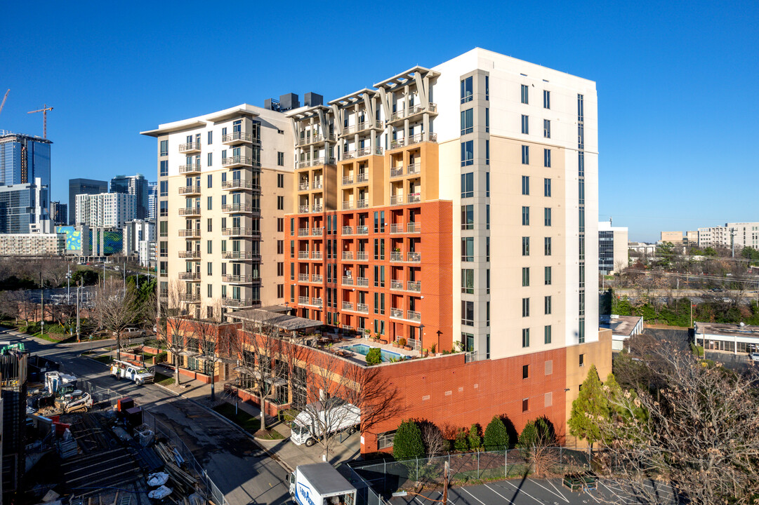 Royal Court Condos in Charlotte, NC - Building Photo