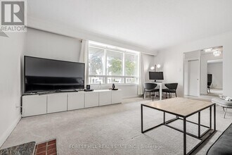 11 Greenbriar Rd in Toronto, ON - Building Photo - Building Photo