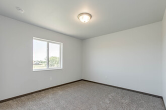 1049 Valley Dr, Unit One Bedroom in Rapid City, SD - Building Photo - Building Photo