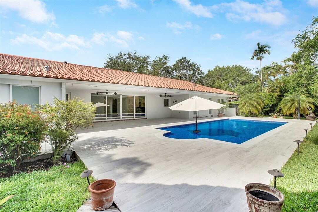 7775 SW 145th St in Palmetto Bay, FL - Building Photo