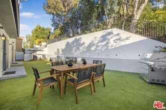 18202 Rancho St in Los Angeles, CA - Building Photo - Building Photo