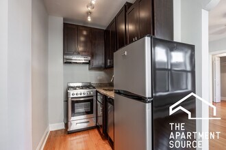 620 W Patterson Ave, Unit 401 in Chicago, IL - Building Photo - Building Photo
