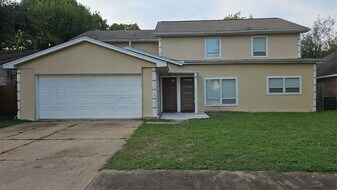 14310 Branchwater Ln in Sugar Land, TX - Building Photo